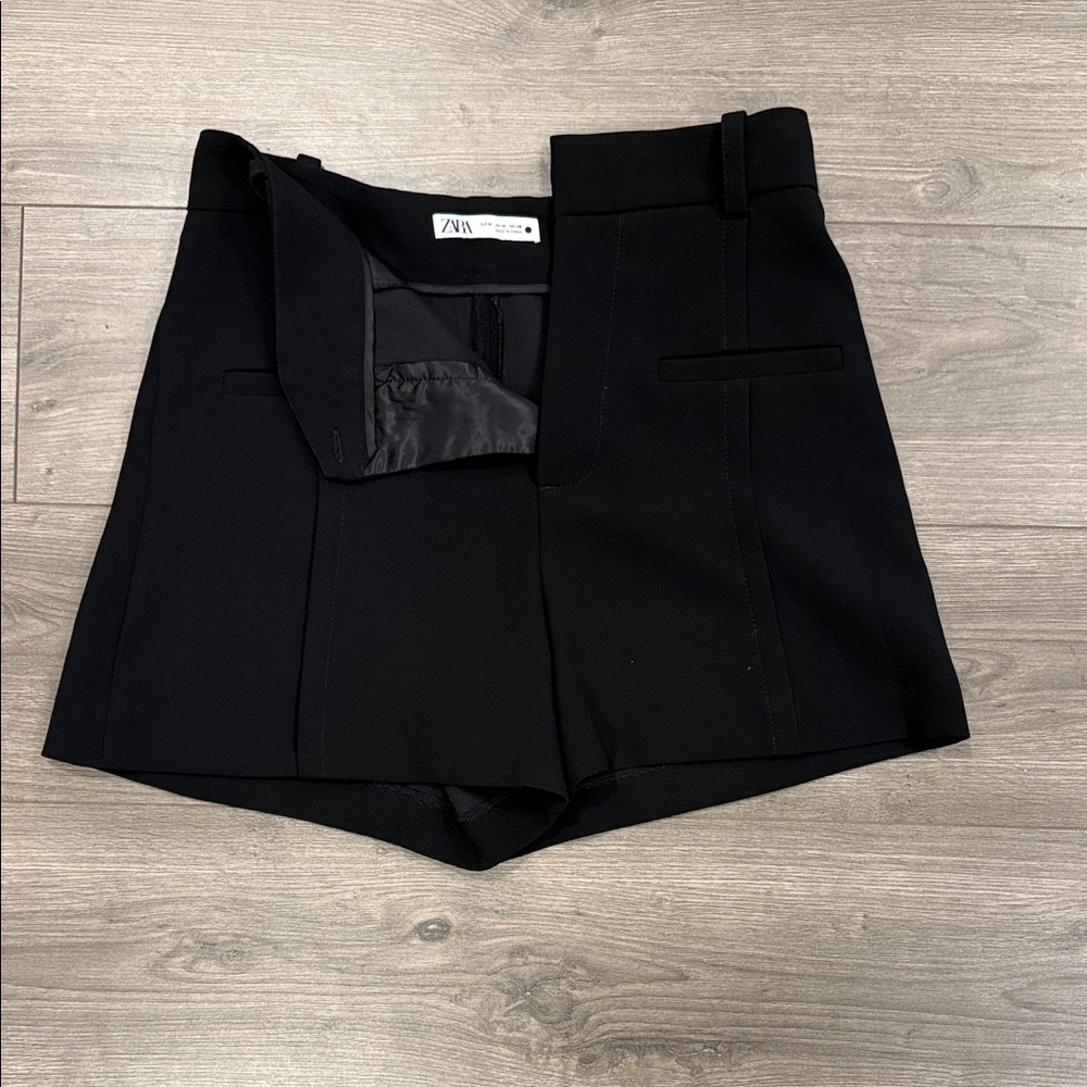 Zara Women's High Waist Black Shorts